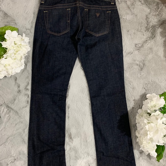Guess- Modele jeans - Picture 3 of 4